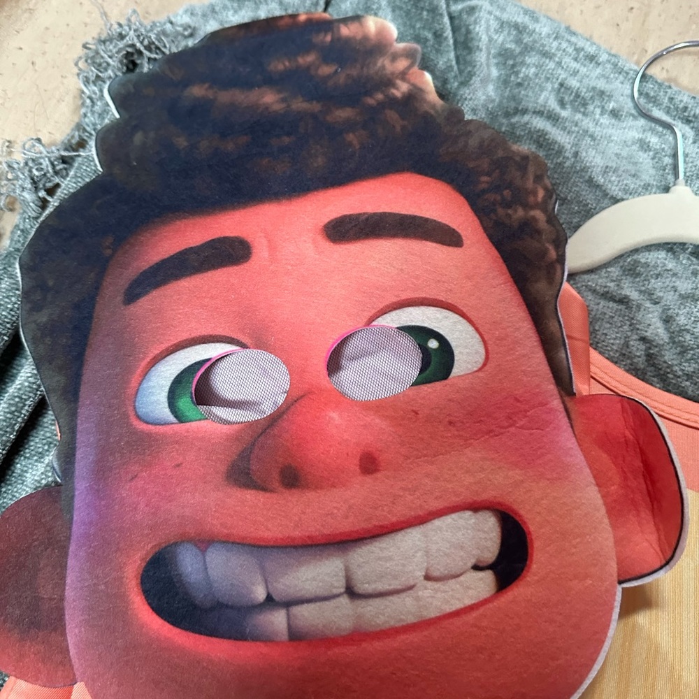 Alberto Luca costume